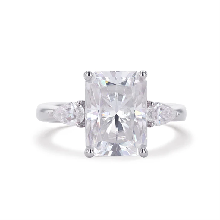 Three Stone Lab Diamond Gold Ring
